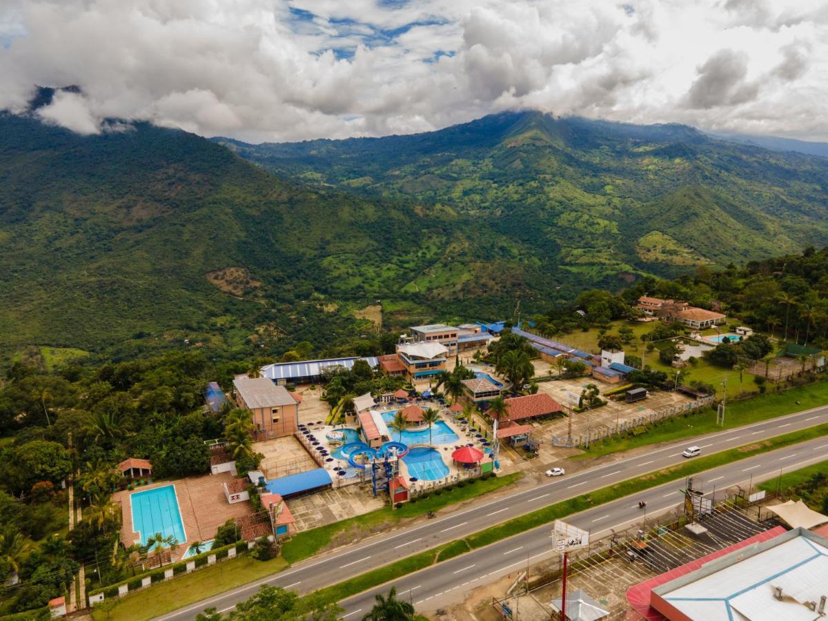 Hotel Chinauta Real Luaran gambar