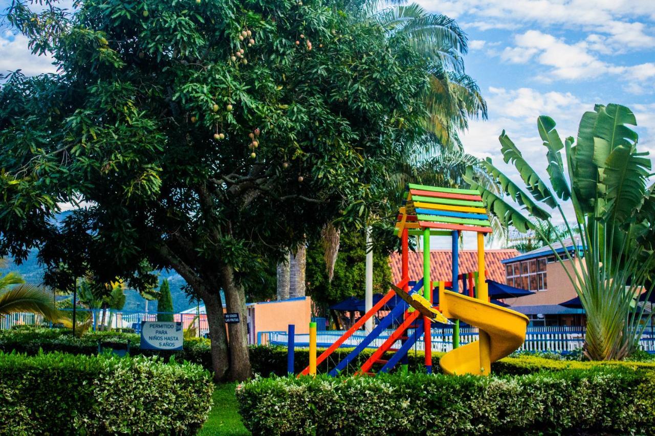 Hotel Chinauta Real Luaran gambar